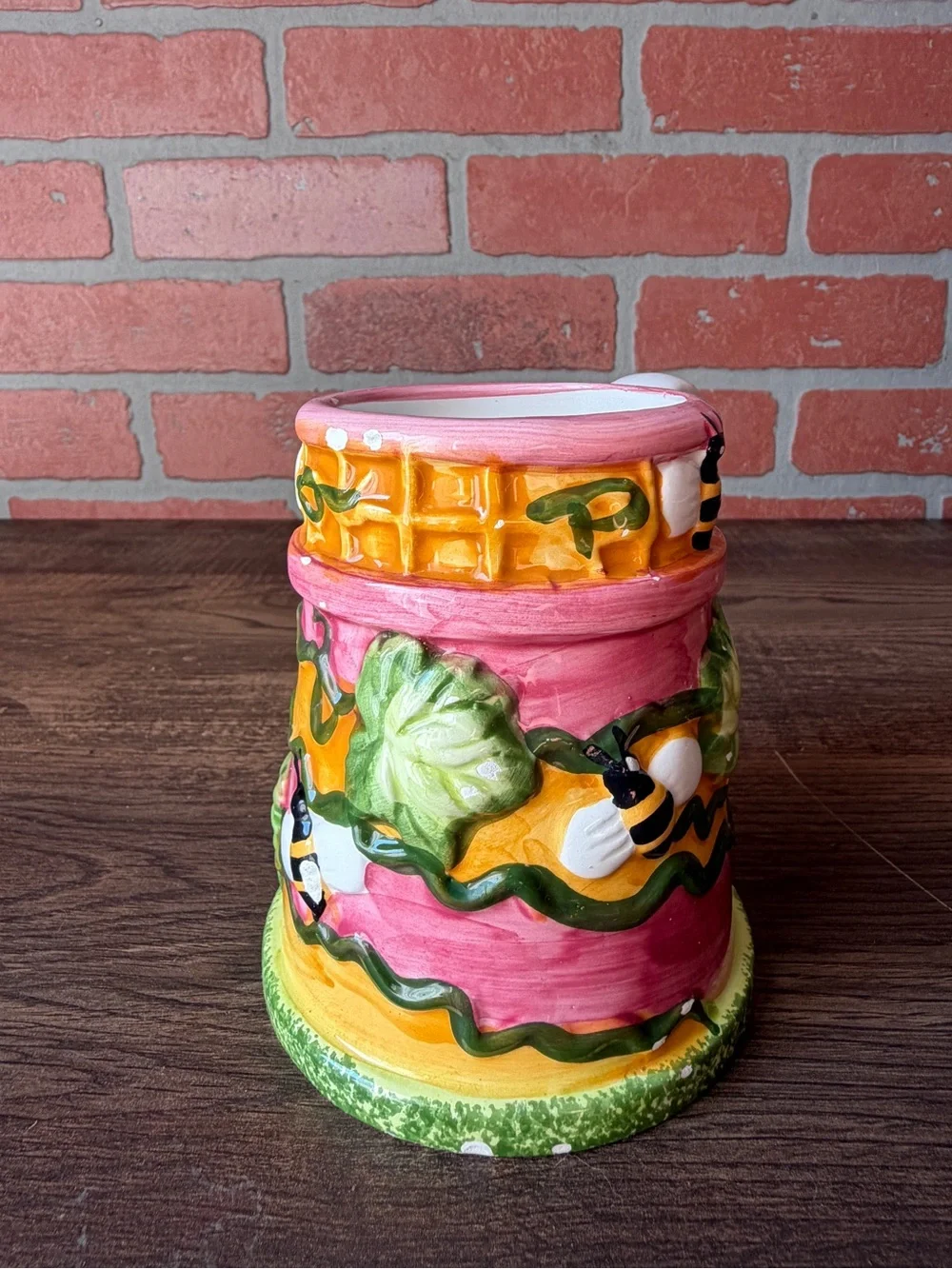Vintage Style Bee & Honeycomb Ceramic Mug I Whimsical Garden Aesthetic I 3D